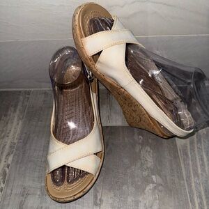 CROCS Women's Cream Wedge Sandals Size 8 with 3” Heel. Used